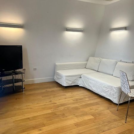 One Bedroom Apartment In Holborn London Exteriör bild
