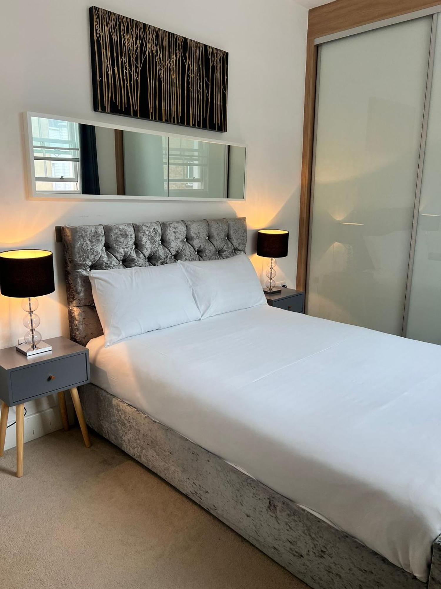 One Bedroom Apartment In Holborn London Exteriör bild