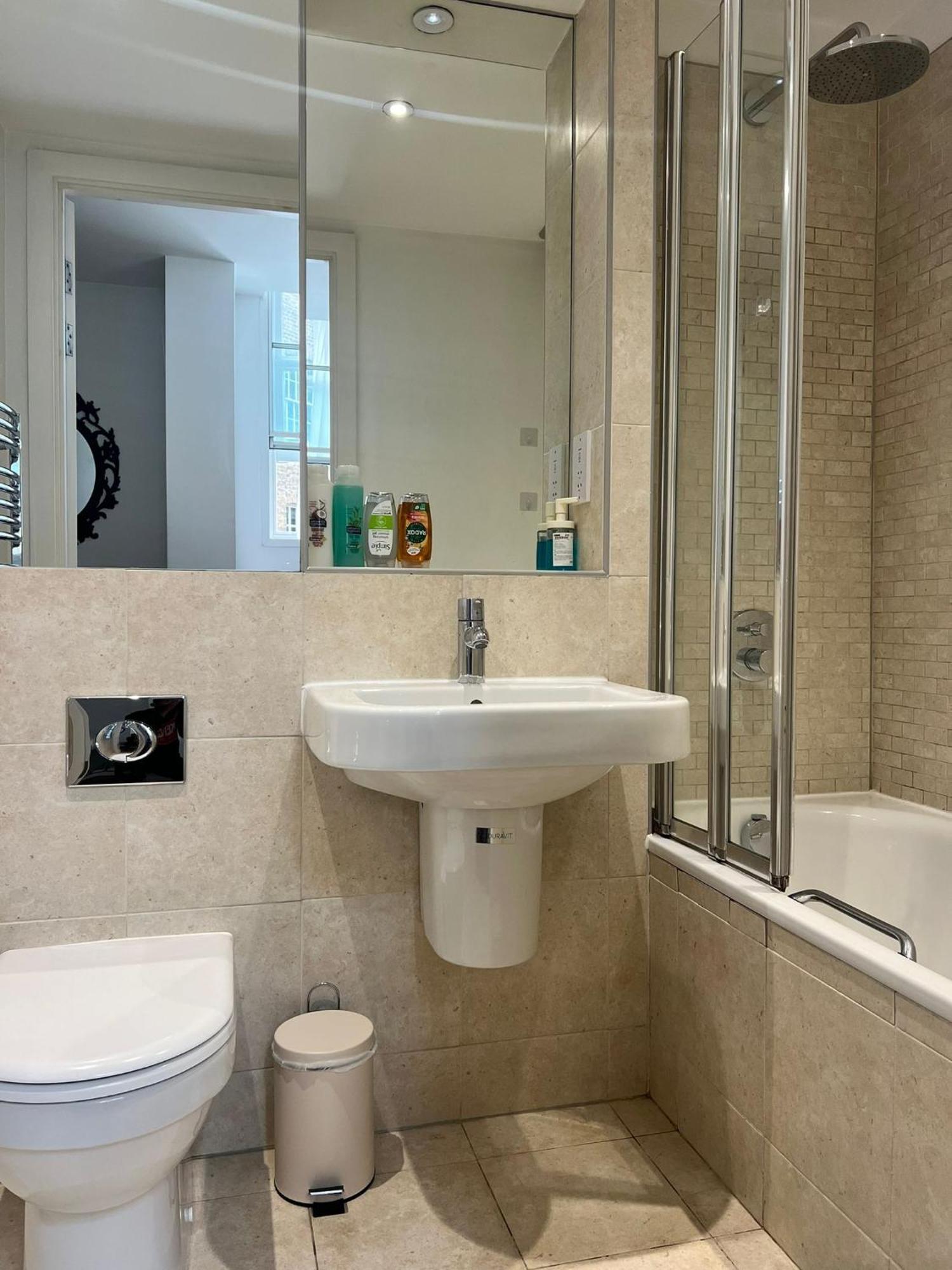 One Bedroom Apartment In Holborn London Exteriör bild